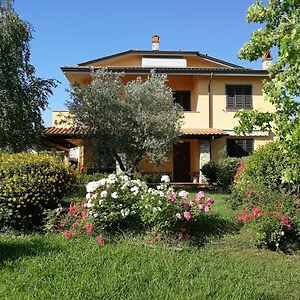 Mansarda Sulla Francigena Couette-café Altopascio