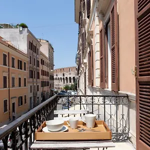 Santi Quattro Al Colosseo Bed & Breakfast Rome
